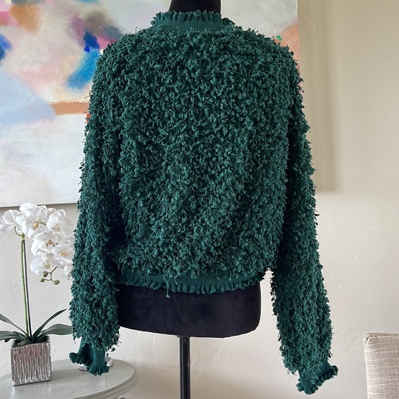Green sweater - Picture 2 of 5